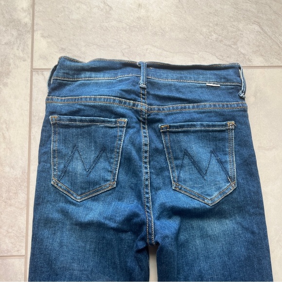MOTHER Insider Crop Step Fray Jeans - Picture 7 of 11